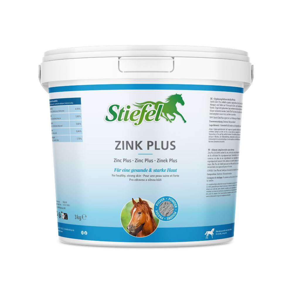 Weißer Eimer mit Stiefel Zink Plus-Etikett. Produktname und Logo mit Pferd. Text: Für eine gesunde Haut.