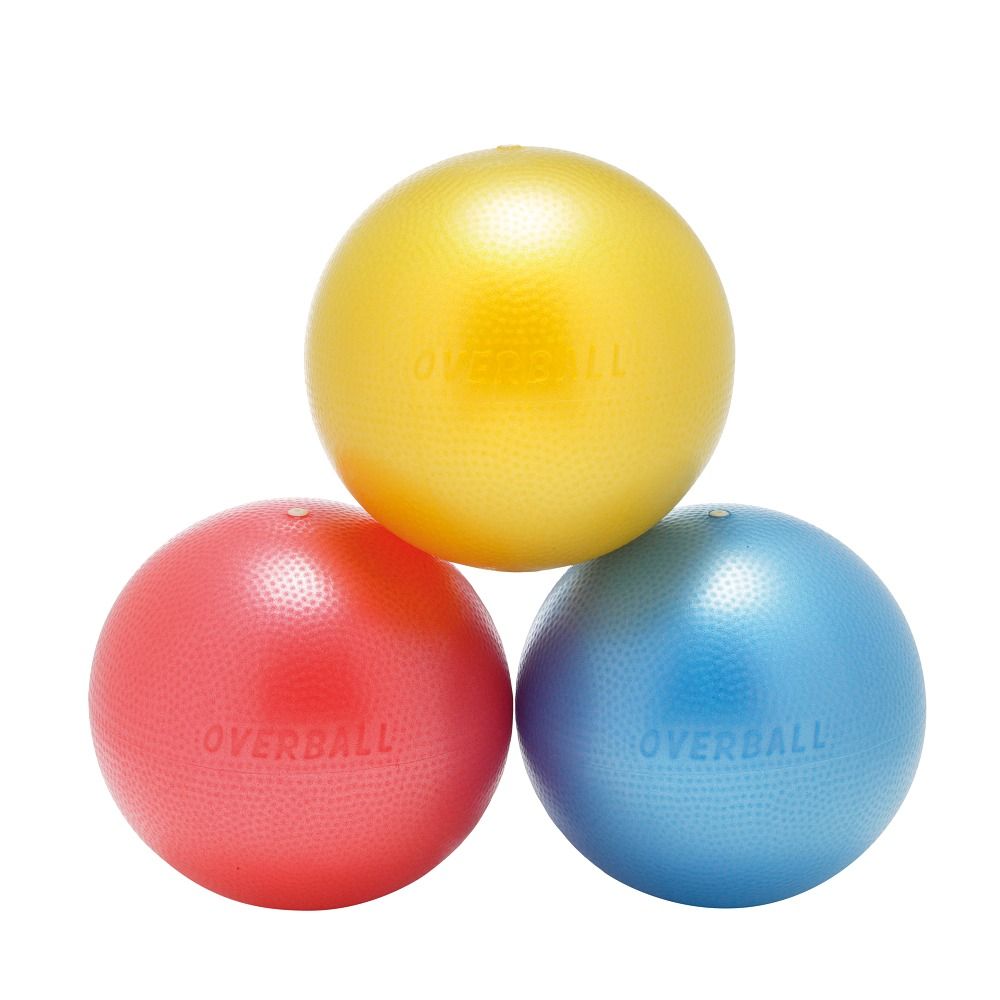 Drei Gymnic Fitnessball Overballs: rot, gelb und blau. Alle haben eine genoppte Oberfläche.