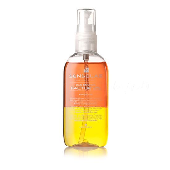 Transparente Flasche mit orangefarbener und gelber Flüssigkeit. Aufschrift: Sensolar Duo Bronce LSF 25.