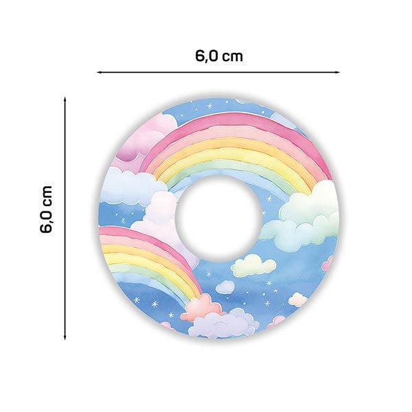 Runder Fixierpflaster mit Regenbogen-Wolken-Design. Durchmesser 6,0 cm. Mit Loch in der Mitte.