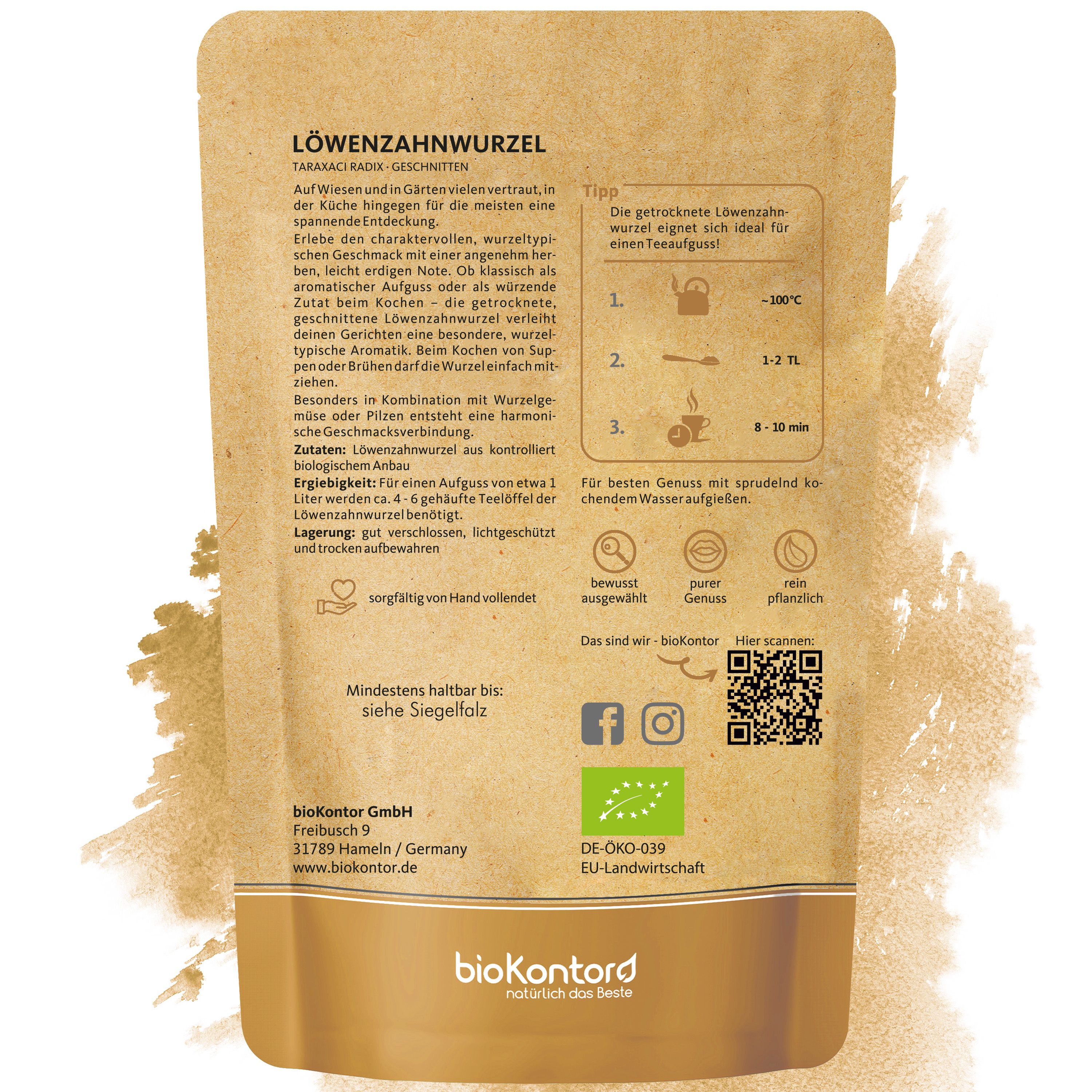 Bio-Kräutertee Löwenzahnwurzel geschnitten in einer weißen Schale, daneben eine braune Papiertüte mit Produktinformationen.