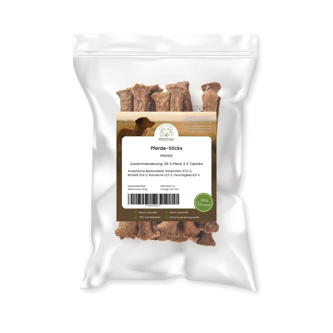 Eine Tüte mit getrockneten Pferdefleisch-Sticks, mit Etikett und Siegel '100% Natural'.