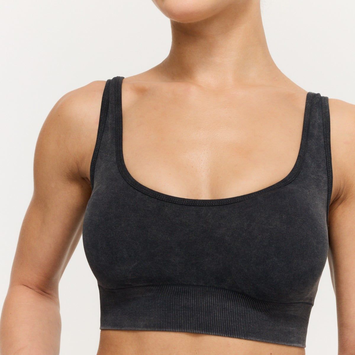 GymBeam Sport-BH Damen nahtlos mit breiten Trägern und Modell Coal
