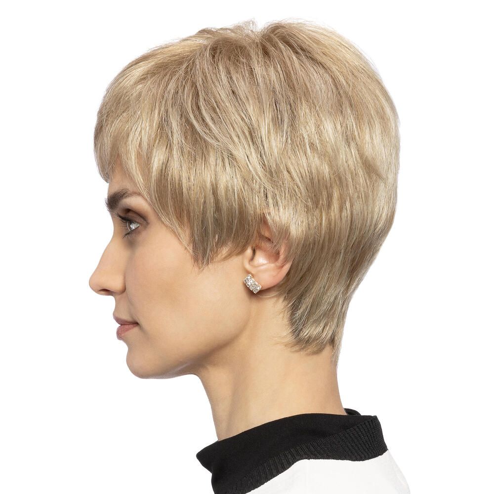 Blonde Kurzhaarperücke. Frau im Profil, Blick nach links.