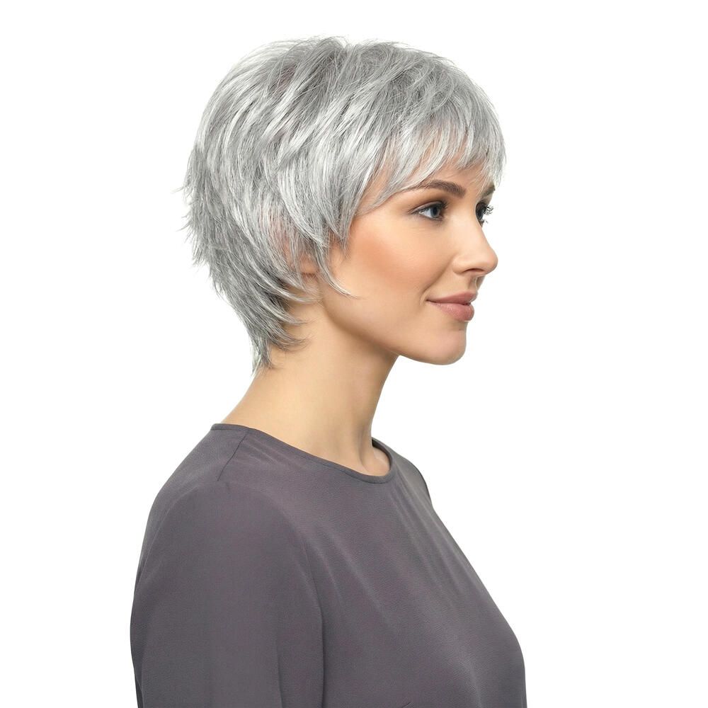 Perücke Mary von Lofty, graues Haar, kurze Frisur, Seitenansicht einer Frau.