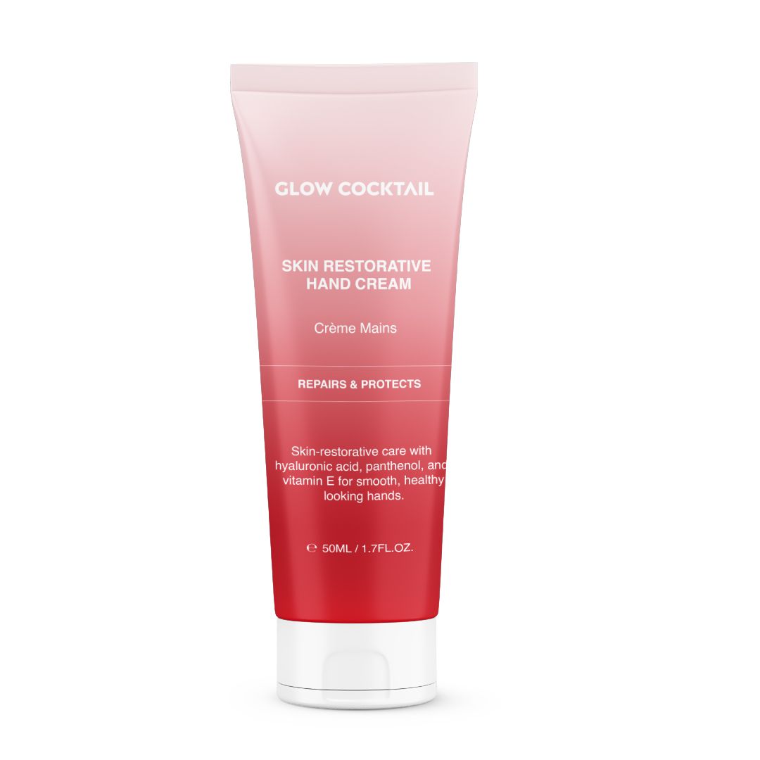 Hautregenerierende Handcreme in einer Tube. Farbverlauf von Rosa nach Rot. Text: Glow Cocktail, Skin Restorative Hand Cream.