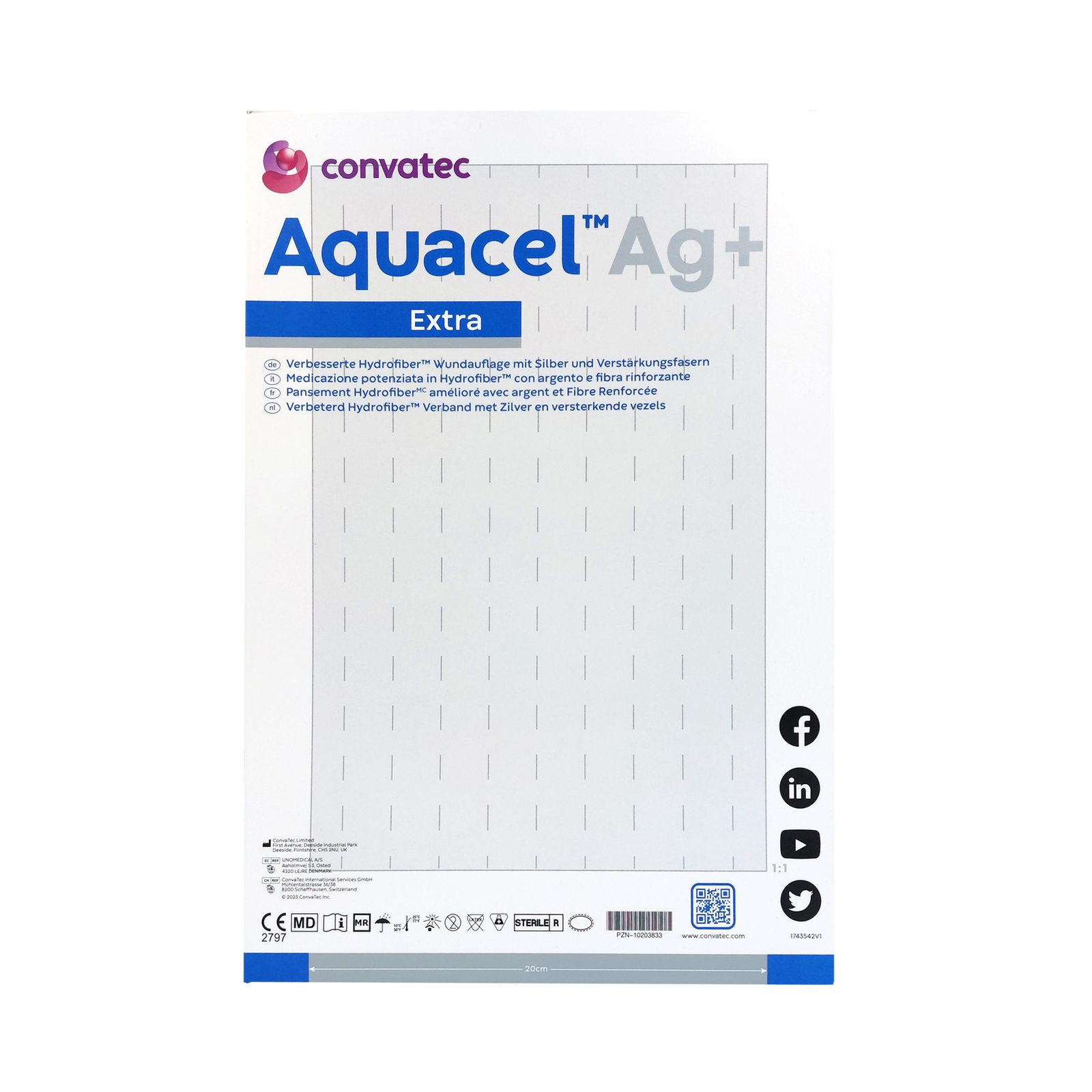 Verpackung mit AQUACEL Ag+ Extra Kompressen. Convatec Logo und Produktbezeichnung. Größe 20x30 cm. Mit Social Media Icons und Zertifizierungen.