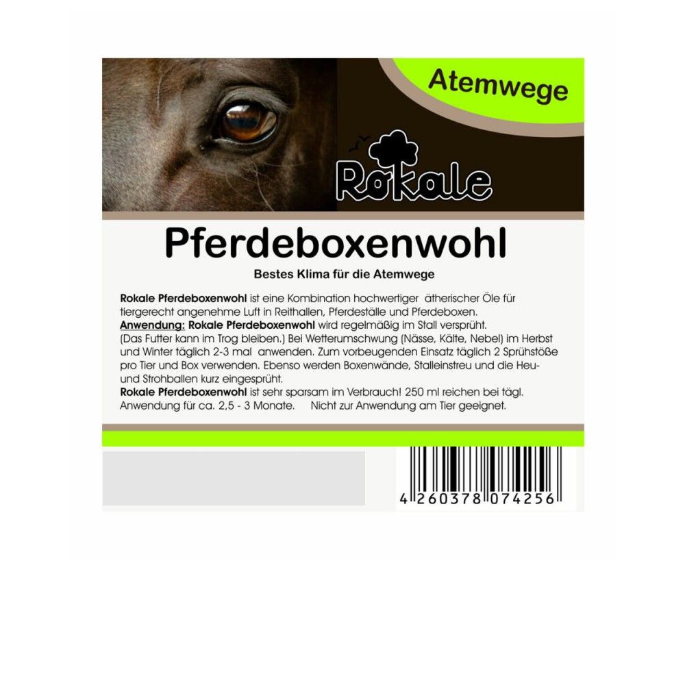 Etikett mit Produktname und Text. Logo: Rokale. Text: Pferdeboxenwohl. Hintergrund: Auge eines Pferdes. Text: Bestes Klima für die Atemwege.