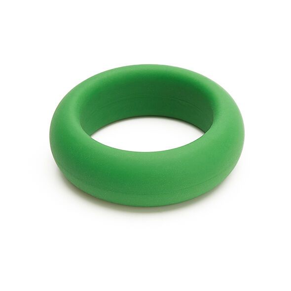 Grüner Silikon-C-Ring. Runde Form, glatte Oberfläche. Auf weißem Hintergrund. Produktansicht.