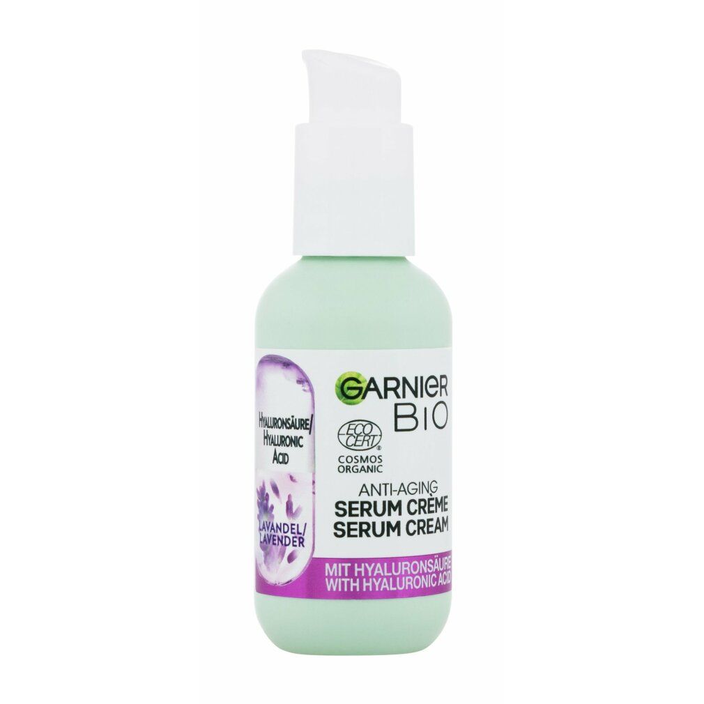 Grüne Flasche mit Garnier Bio Anti-Aging Serum Crème. Mit Hyaluronsäure und Lavendel. Mit Eco Cert Siegel.