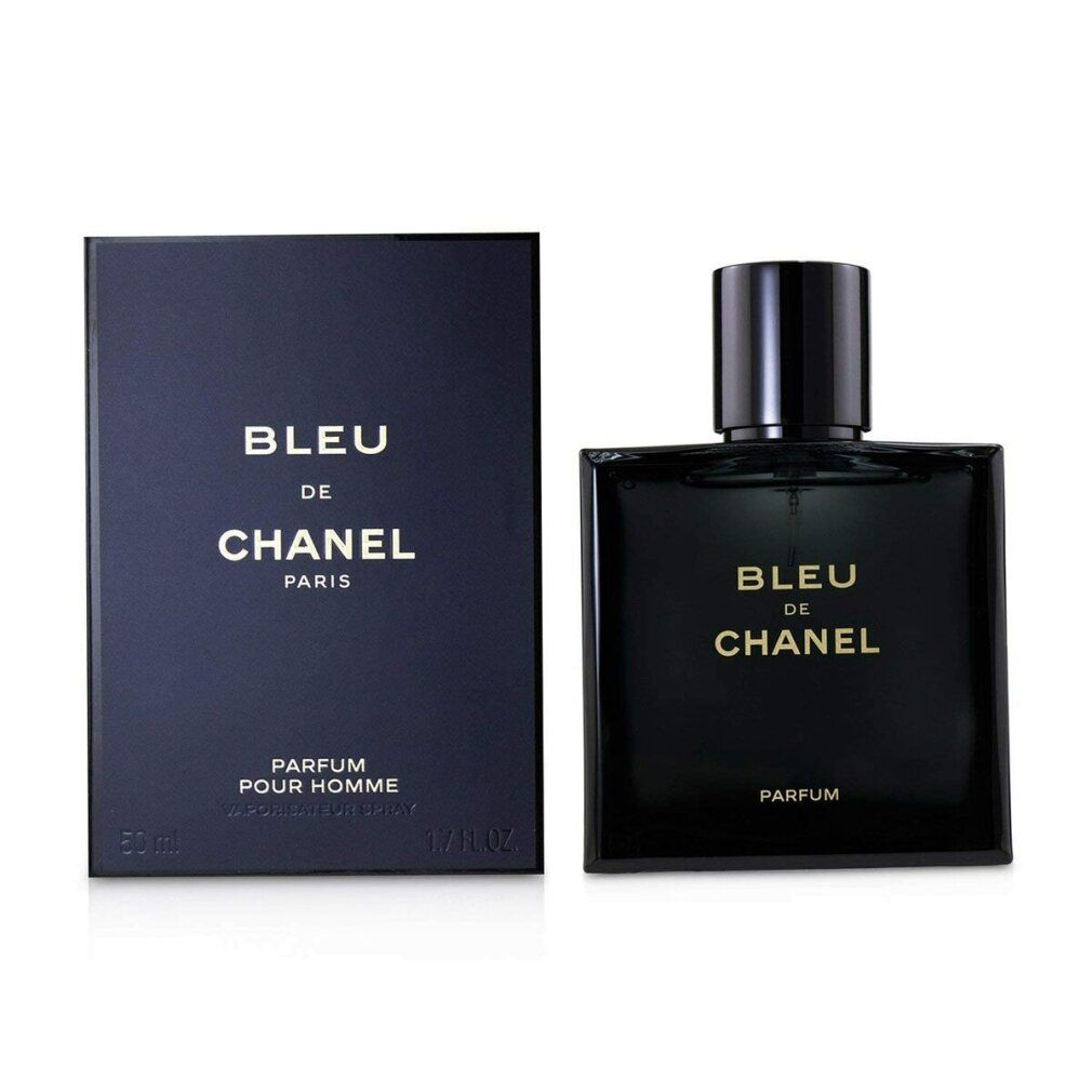 Dunkelblaue Flasche und Schachtel. Aufschrift: BLEU DE CHANEL PARIS PARFUM POUR HOMME.