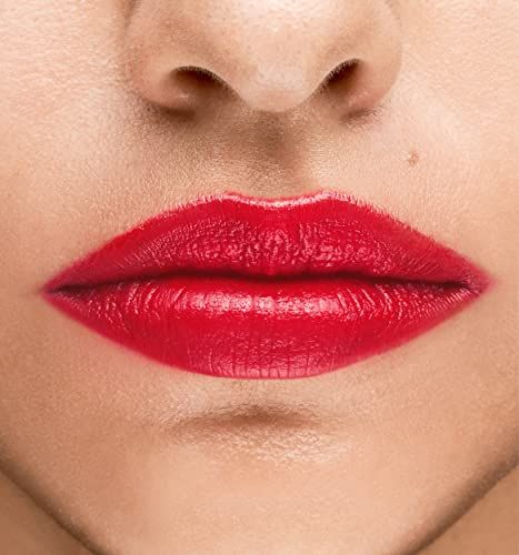 Nahaufnahme von Lippen, die mit rotem Lippenstift bemalt sind.