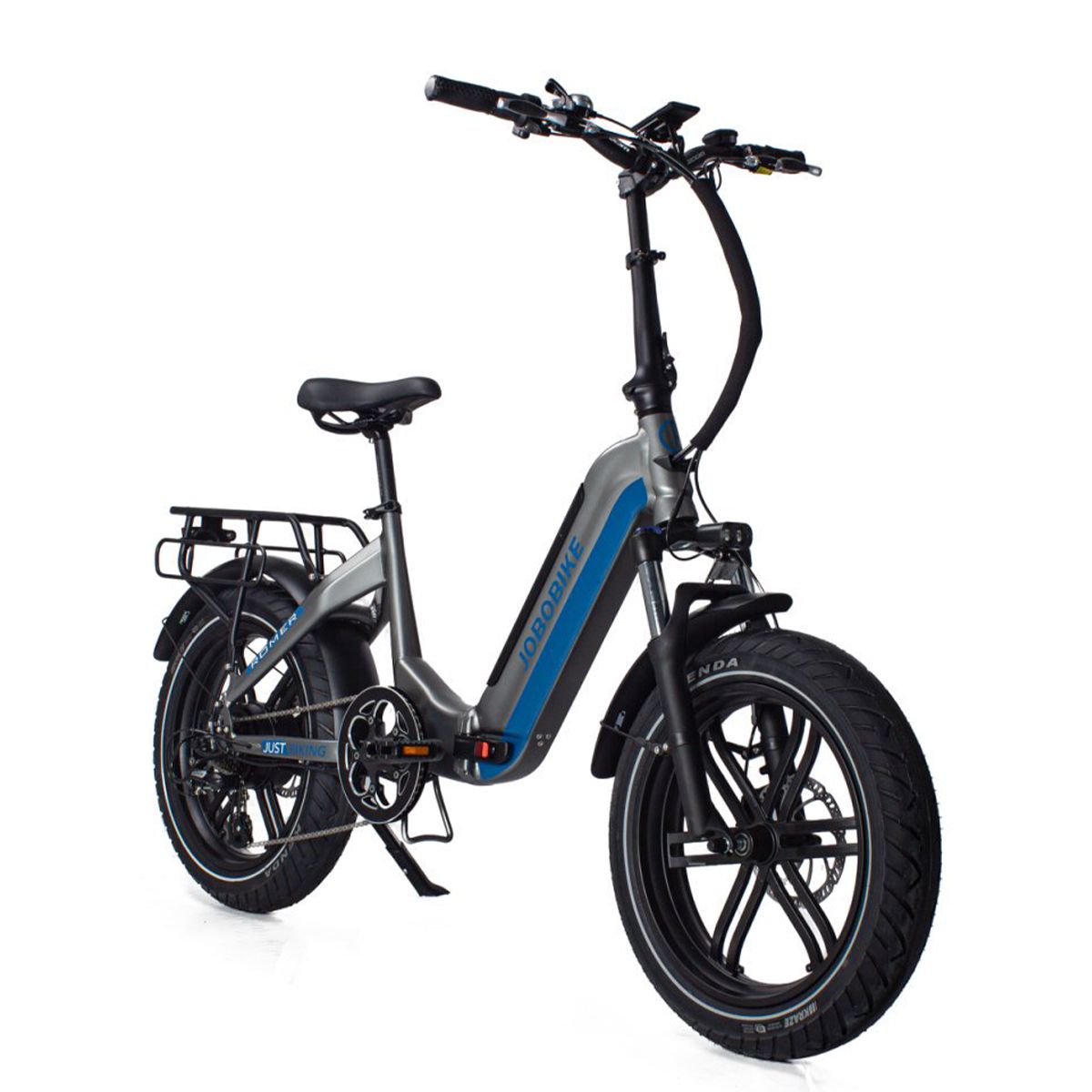Grau-blaues, zusammenklappbares E-Bike. Schwarze Reifen, Gepäckträger, Sattel. JOBOBIKE-Logo.