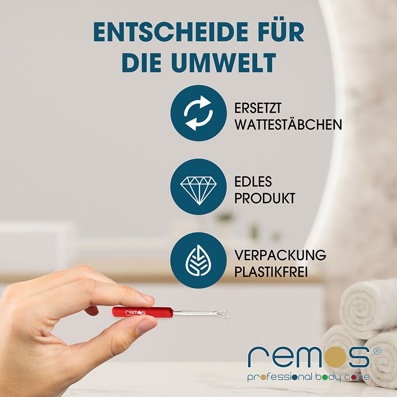 Hand hält Ohrreiniger. Text: Ersetzt Wattestäbchen, edles Produkt, plastikfreie Verpackung. Marke: remos.