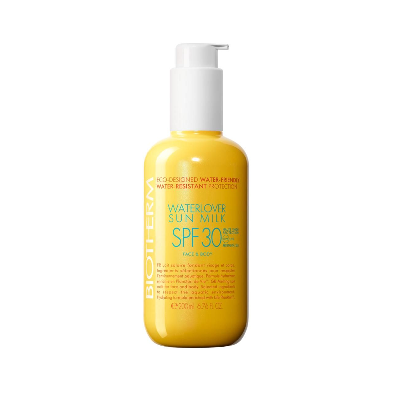 Gelbe Flasche mit weißem Pumpverschluss. Aufschrift: BIOTHERM Waterlover Sun Milk SPF30. 200ml.