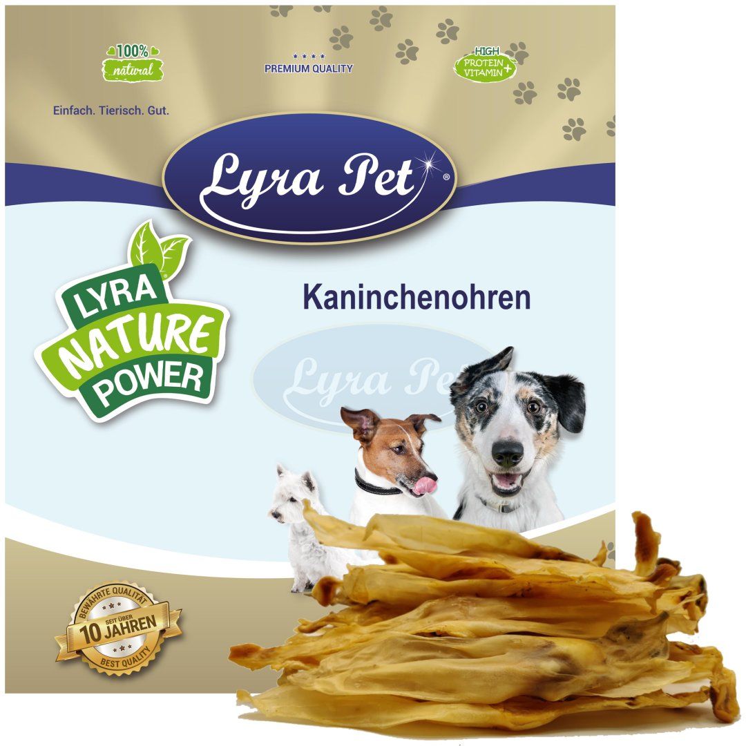 Lyra Pet Kaninchenohren. Verpackung mit Produktabbildung und Hunde. Aufschrift: Lyra Pet, Kaninchenohren, 100% natürlich.