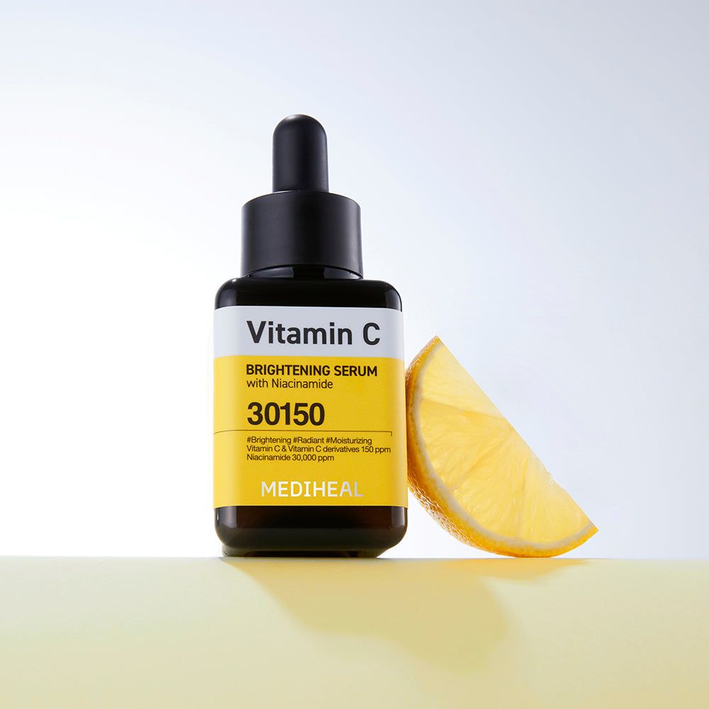 Mediheal Vitamin C Brightening Serum Flasche mit Niacinamid und Zitronenschnitz.