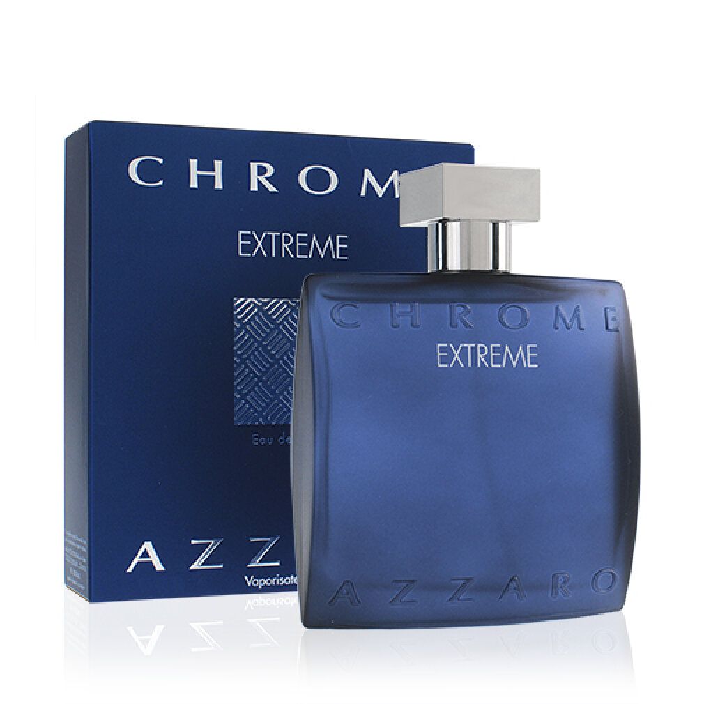 Blaues Parfümflakon und Schachtel. Flakon mit silbernem Verschluss. Aufschrift: Chrome Extreme, Azzaro.