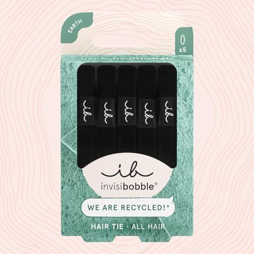 Verpackung mit 5 schwarzen Haargummis. Marke: invisibobble. Aufschrift: We are recycled. Für alle Haare geeignet.