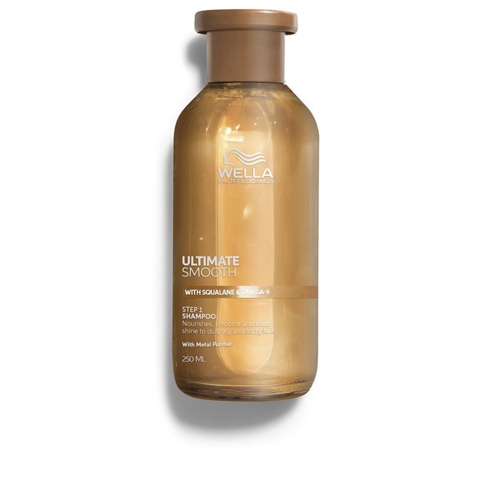 Braune Shampoo-Flasche. Aufschrift: Ultimate Smooth, mit Squalane & Aloe. Marke: Wella. 250 ml.