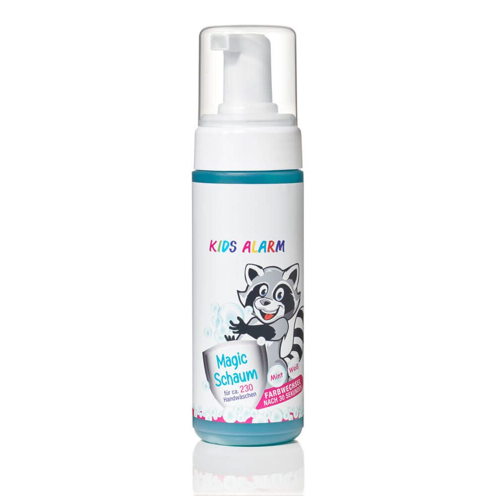 Zylindrische Flasche mit Pumpkopf. Aufschrift 'KIDS ALARM' und Illustration eines Waschbären. 'Magic Schaum' und weitere Textzeilen.