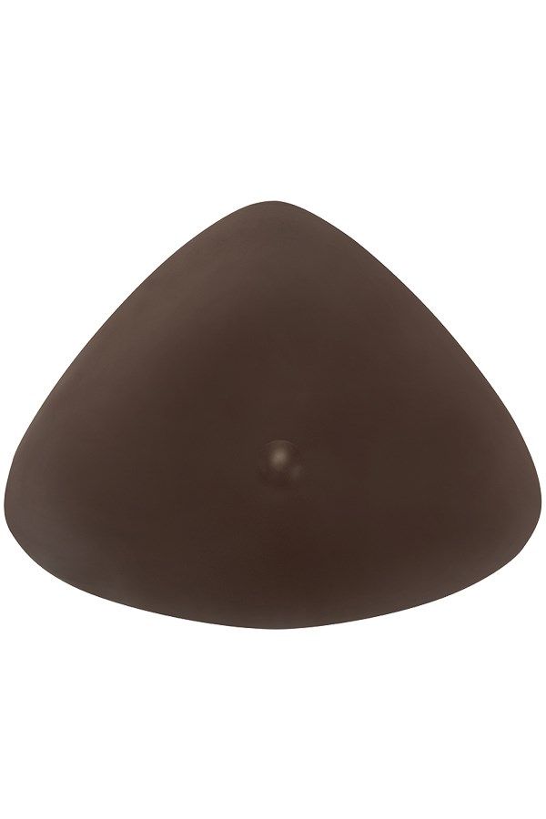 Brustprothese, braune, dreieckige Form. Oberseite glatt, Unterseite mit kleinem Punkt.