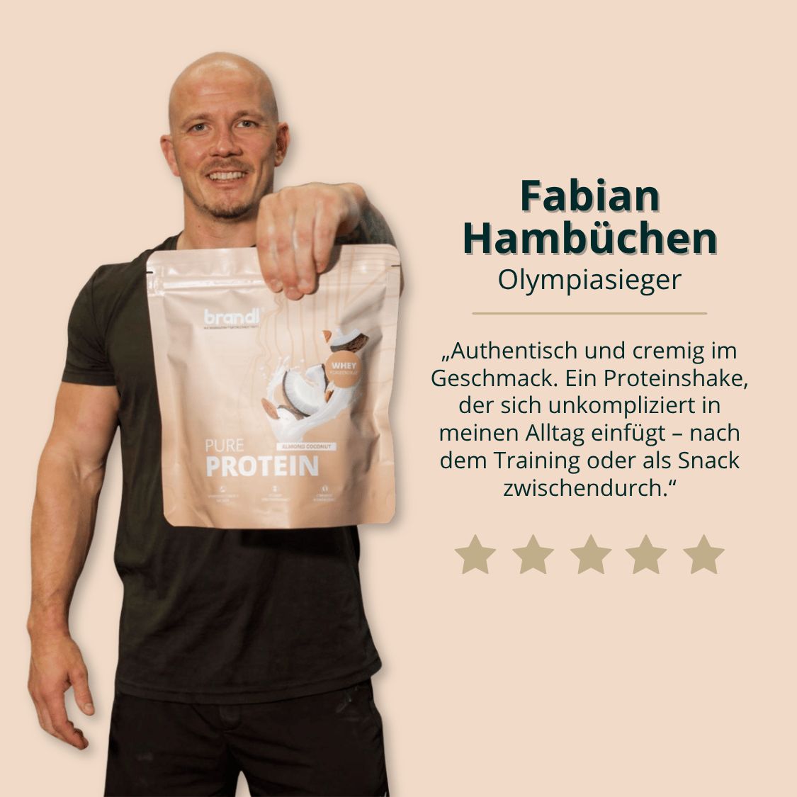 Mann hält Proteinbeutel. Text: Fabian Hambüchen, Olympiasieger. Zitat über Geschmack und Verwendung.