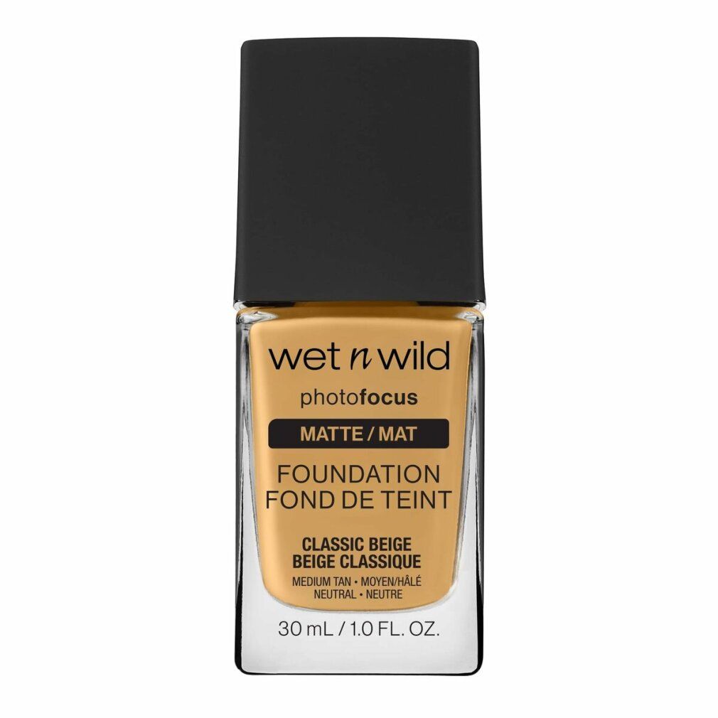 Wet n Wild Photofocus Foundation Matte Classic Beige. Flasche mit schwarzem Deckel. Beige Foundation.