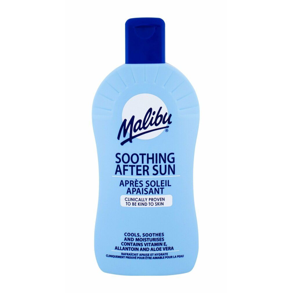 Hellblaue Flasche mit blauem Deckel. Aufschrift: Malibu, Soothing After Sun. Enthält Vitamin E, Allantoin und Aloe Vera.
