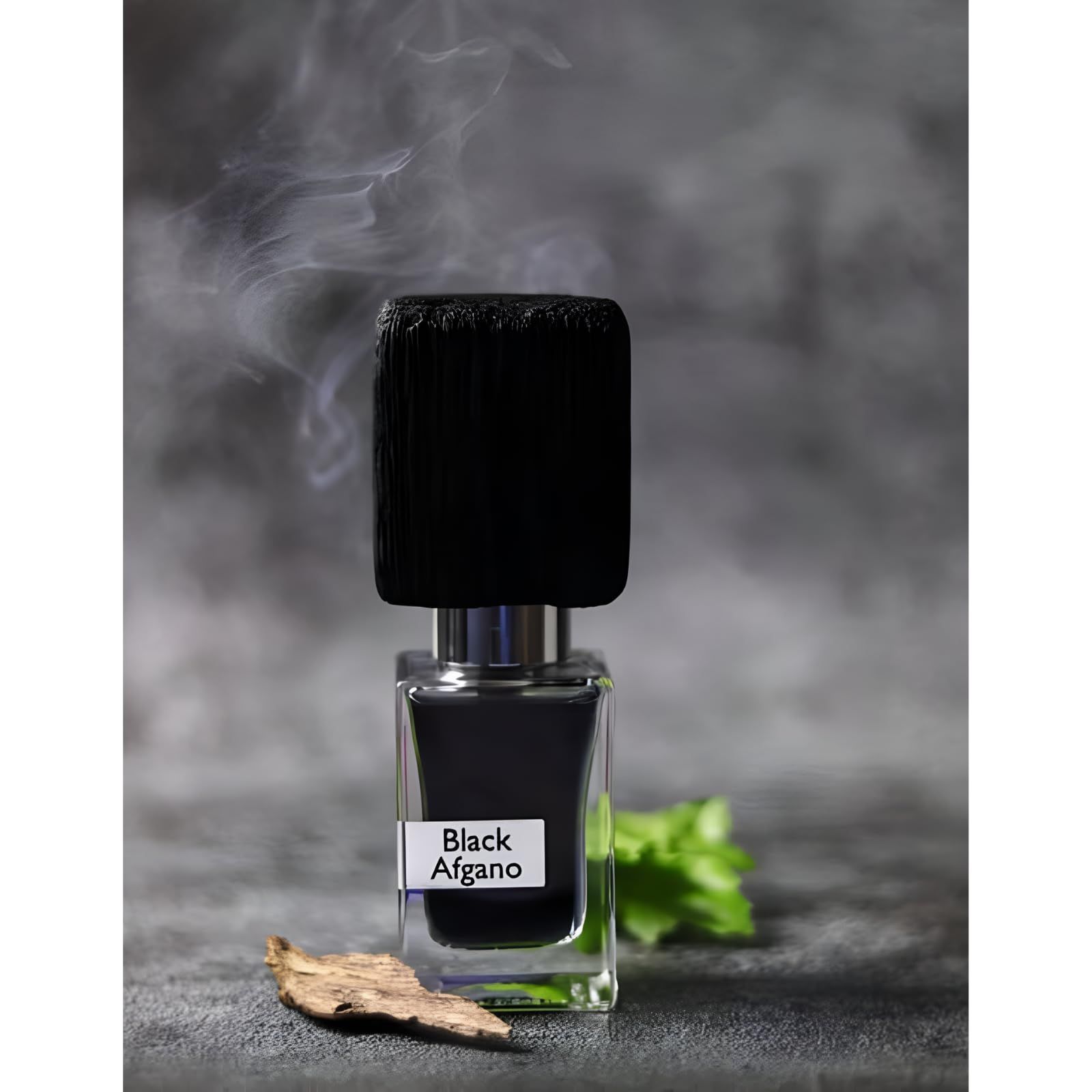 Nasomatto Black Afgano Eau de Parfum Unisex mit Rauch und Blättern.