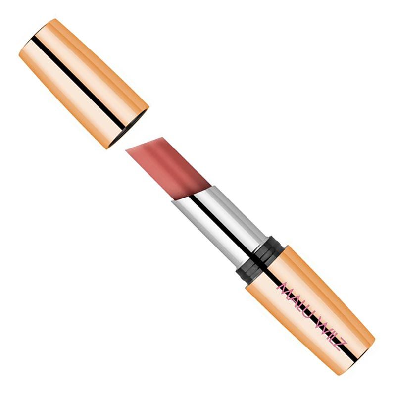 Lippenstift mit goldfarbener Hülse und rosafarbenem Stift. Der Deckel ist abgenommen. Auf der Hülse steht "Malu Wilz".
