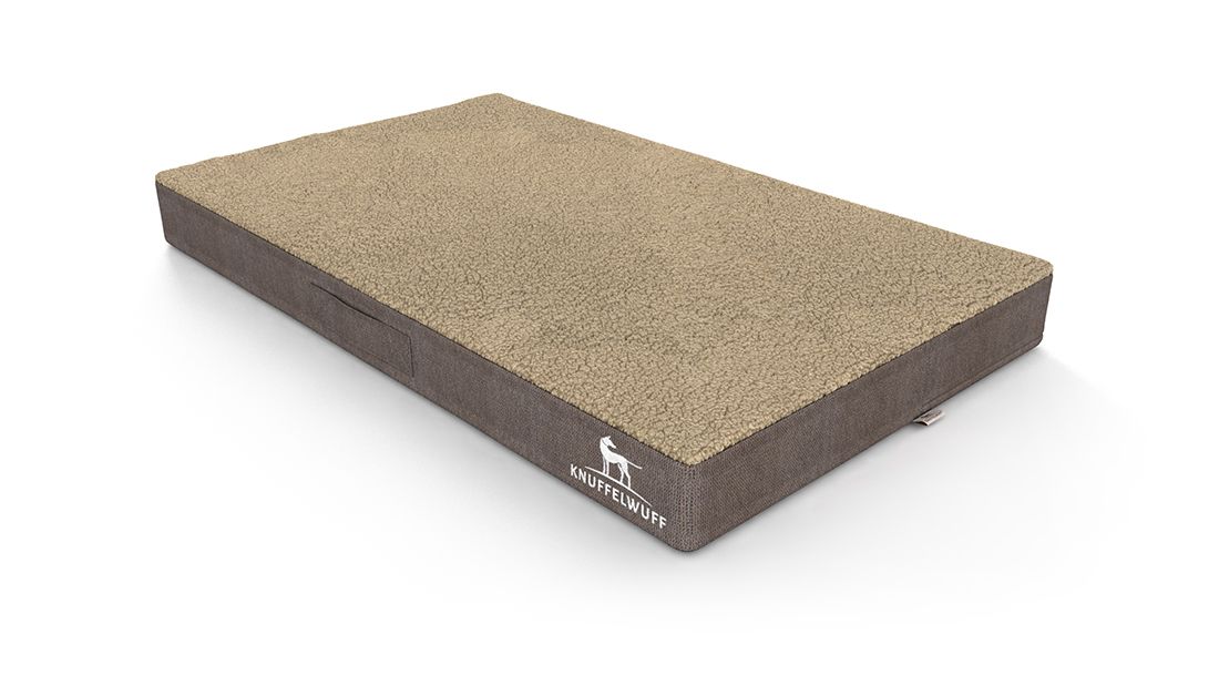 Orthopädische Hundematte, rechteckig, beige und braun. Logo: Knuffelwuff.