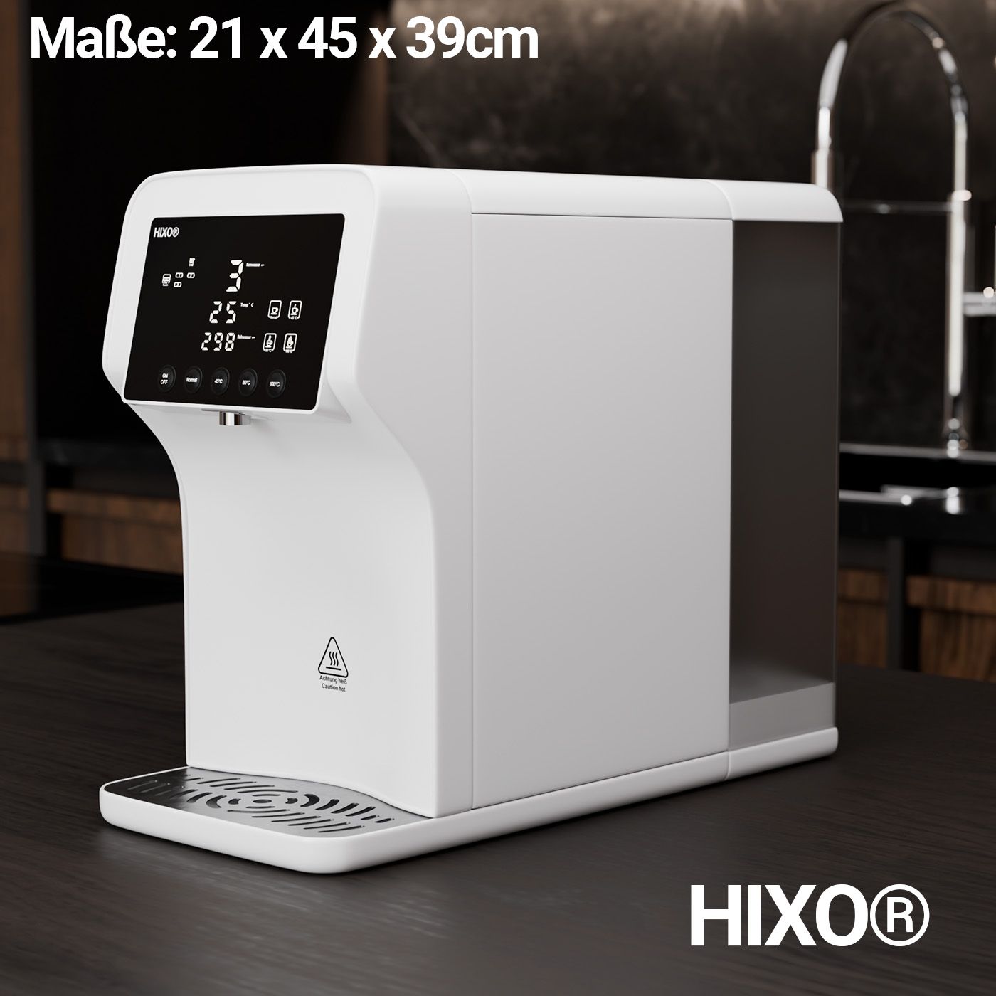 Weißer Wasserfilter mit digitalem Display, Tropfschale und HIXO-Logo. Maße: 21 x 45 x 39cm. Steht auf einer Holzoberfläche.