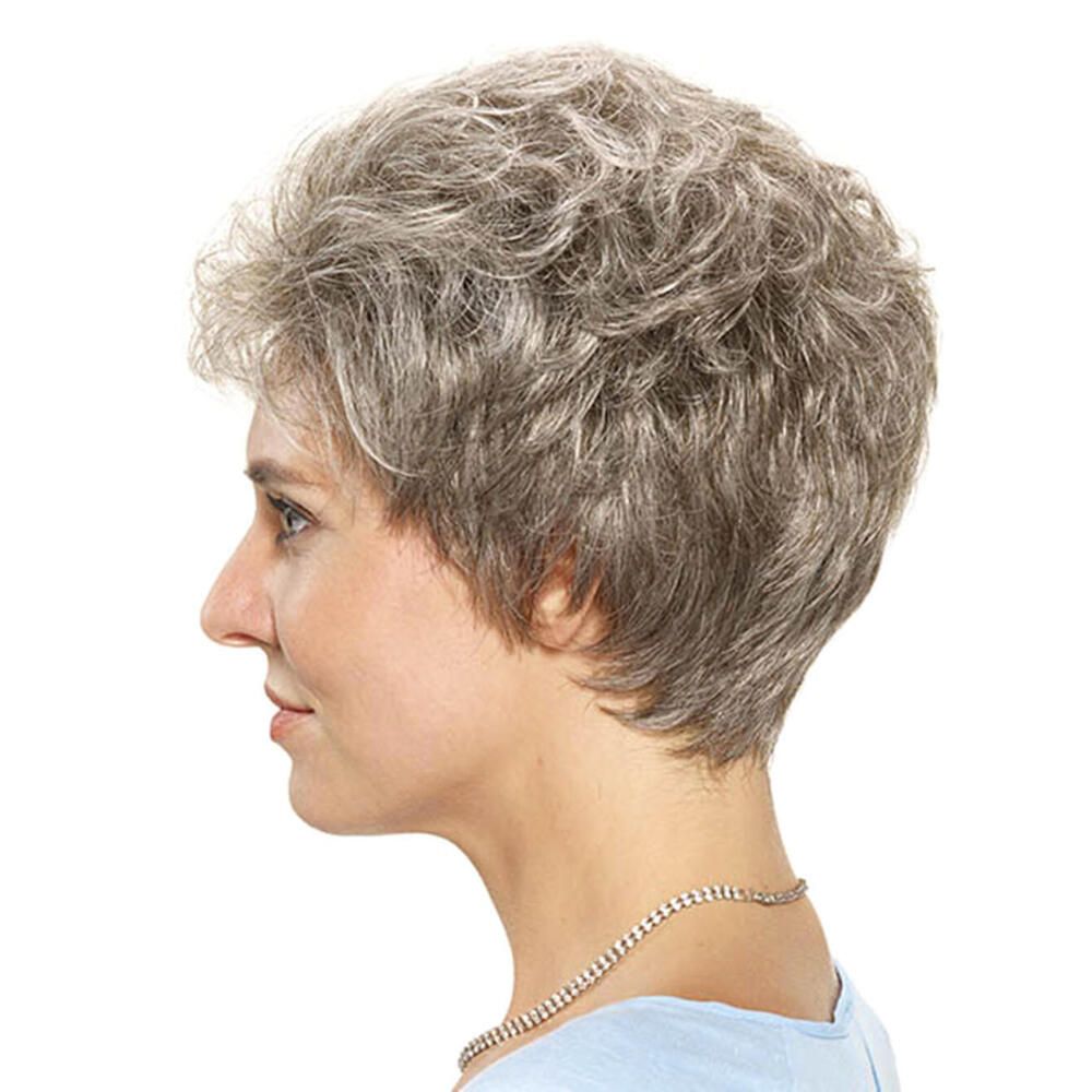 Kurzhaarperücke, graues Haar, Frau mit Halskette. Seitenansicht.