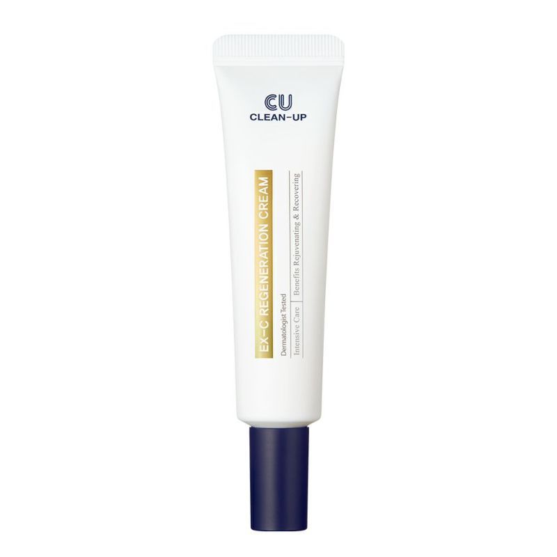 Weiße Tube mit blauem Verschluss. Aufschrift: CU CLEAN-UP, EX-C REGENERATION CREAM.