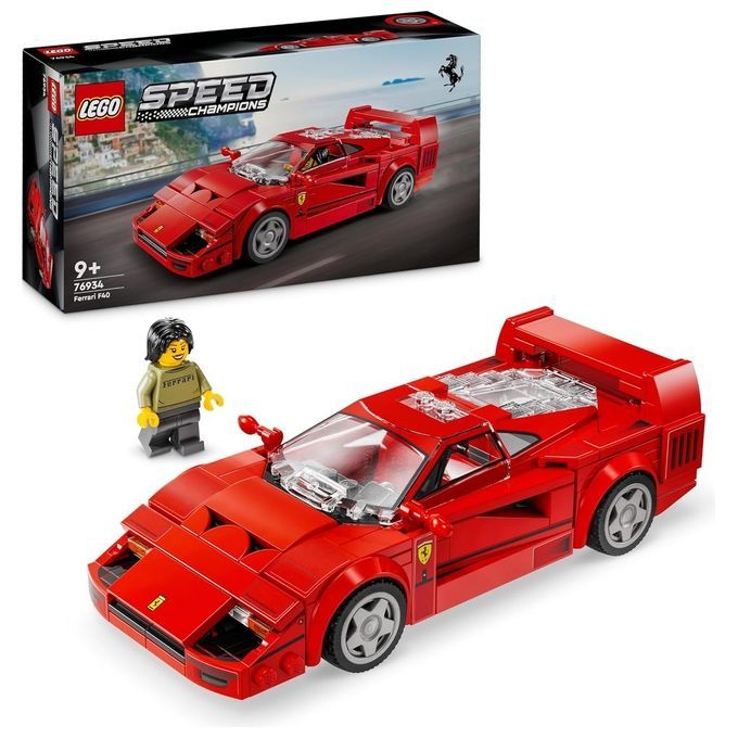 LEGO Speed Champions Ferrari F40. Auto sportiva rossa in plastica con cerchi grigi. Include una minifigure e una confezione con il logo Ferrari. Adatto a bambini dai 9 anni in su.