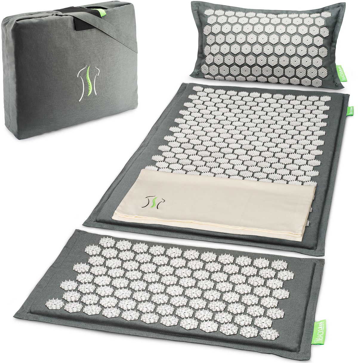 Graues Akupressurmatten-Set mit Kissen, Matte, Fußmatte und Tragetasche. Weiß-graue Noppen auf der Oberfläche.