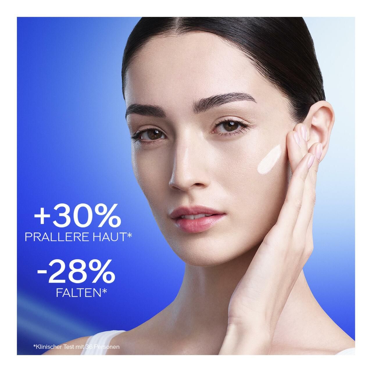 Frau trägt Creme auf. Text: "+30% prallere Haut*" und "-28% Falten*".