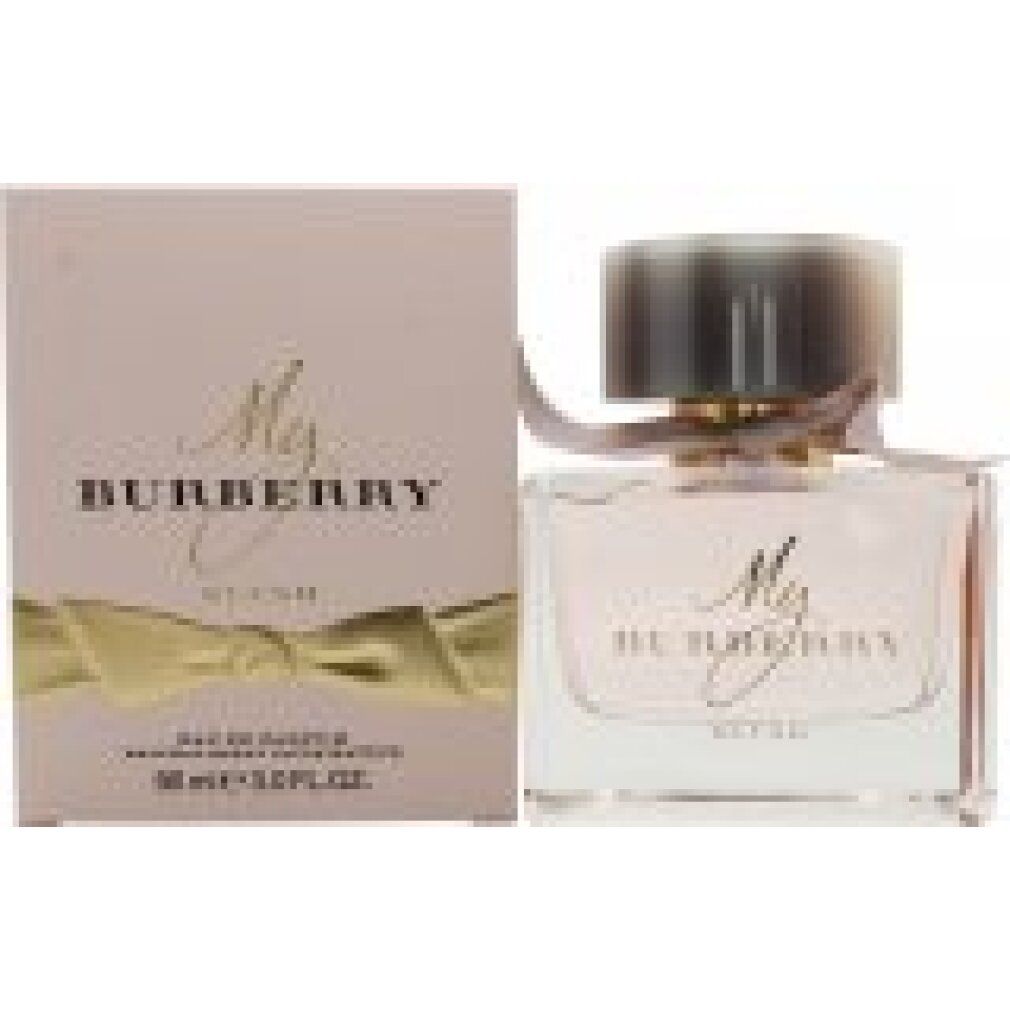 Parfümflakon und Schachtel My Burberry Blush. Rosa Schleife und goldene Details.