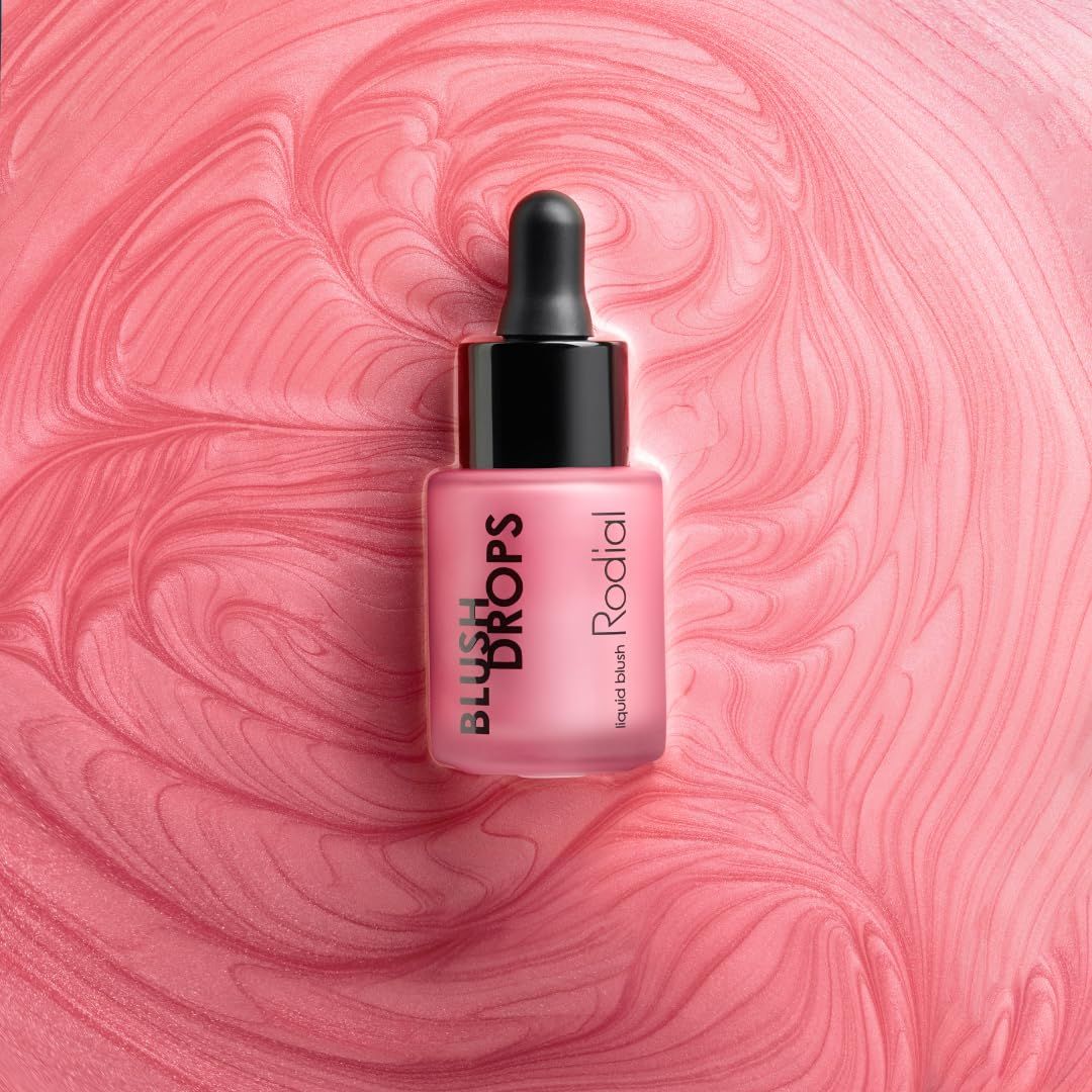 Rodial Blush Drops Frosted Pink auf abstraktem Hintergrund.