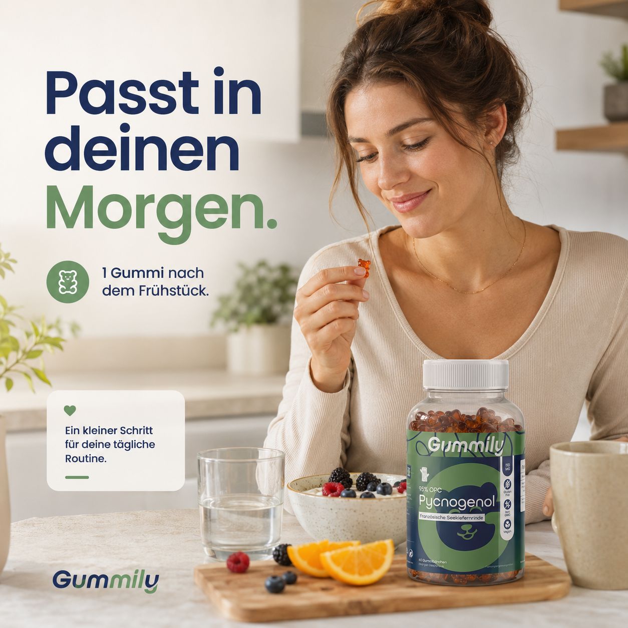 Frau nimmt Gummily Pycnogenol Gummibärchen zum Frühstück ein.