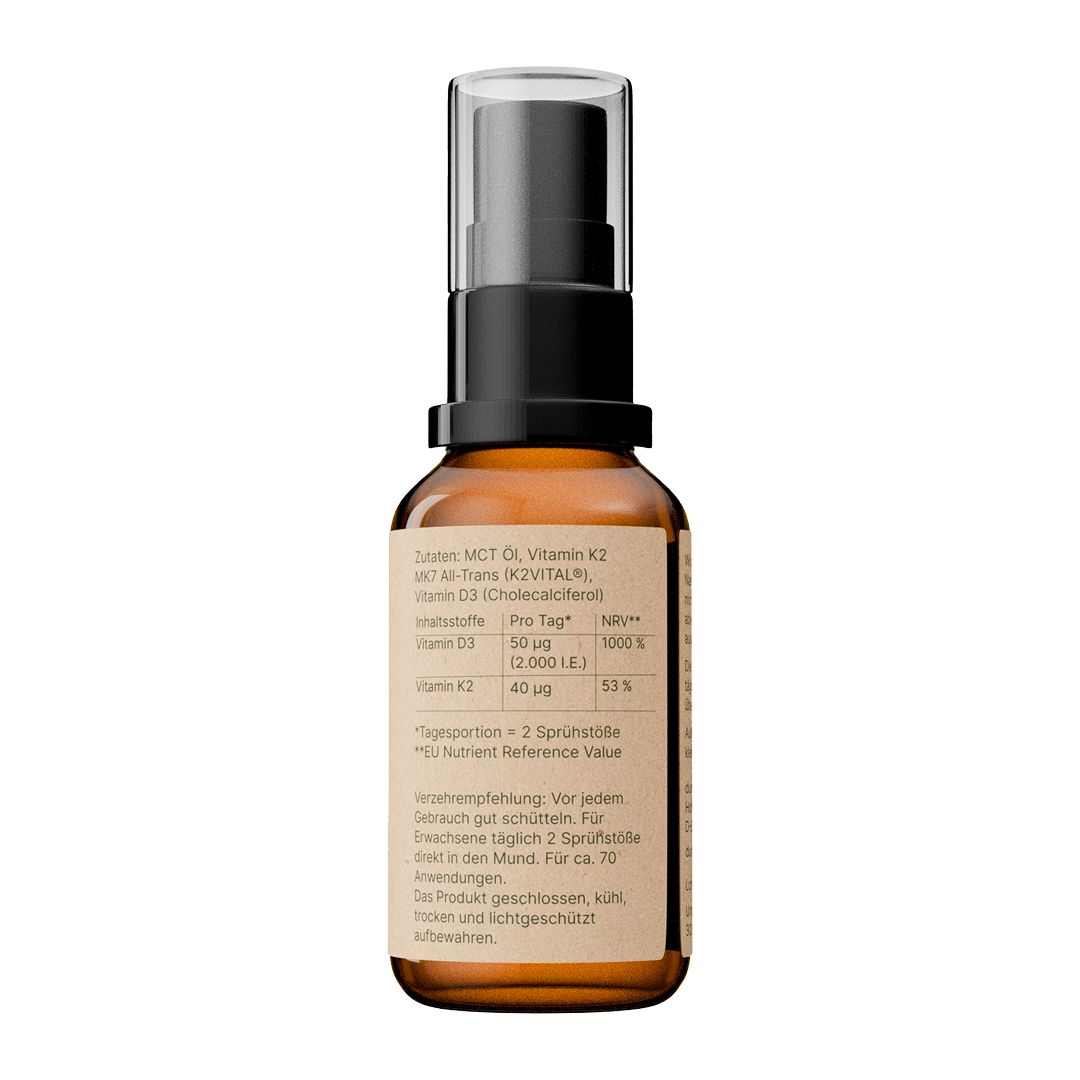 Rückseite der braunen Glasflasche mit Etikett. Text: Inhaltsstoffe, Nährwertangaben, Dosierung, Verzehrempfehlung.