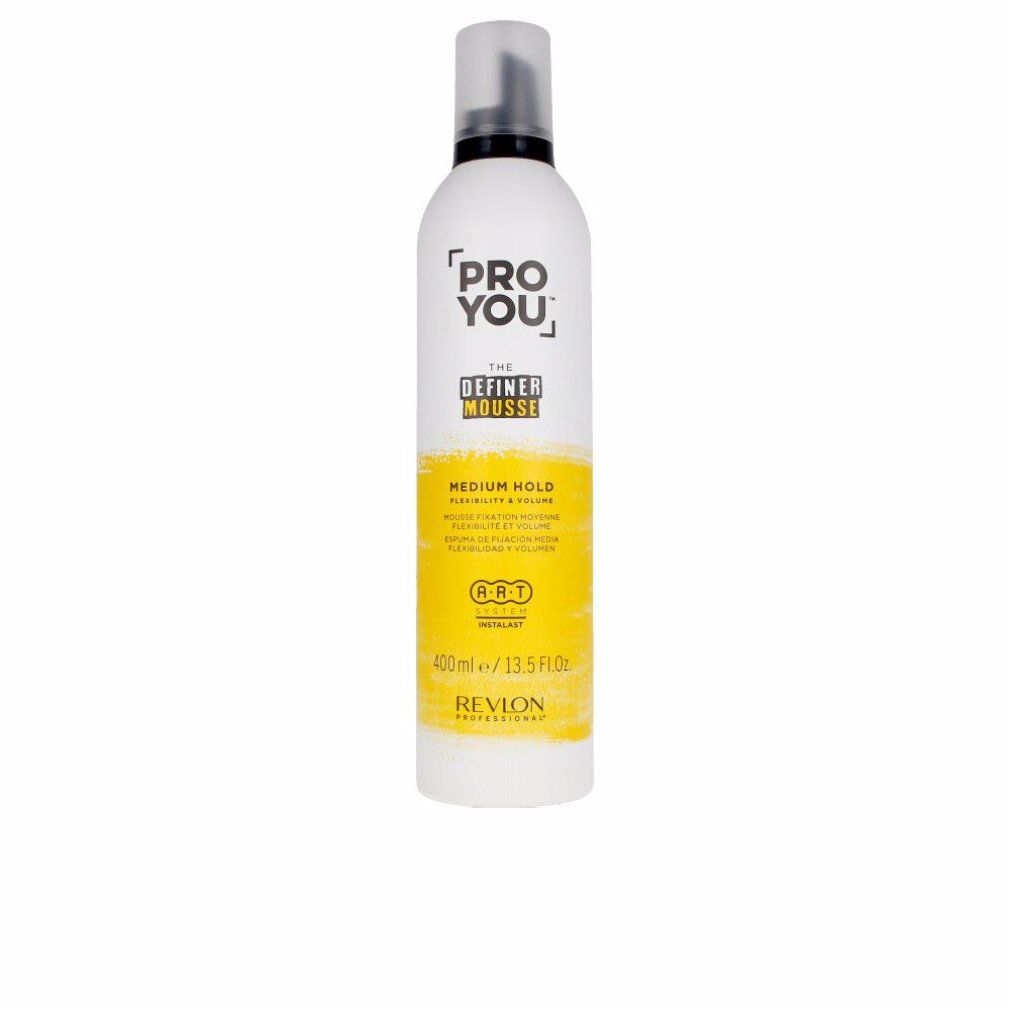 Weiß-gelbe Flasche mit schwarzem Deckel. Aufschrift: PRO YOU, THE DEFINER MOUSSE, MEDIUM HOLD, 400ml/13.5 fl.oz, REVLON PROFESSIONAL.