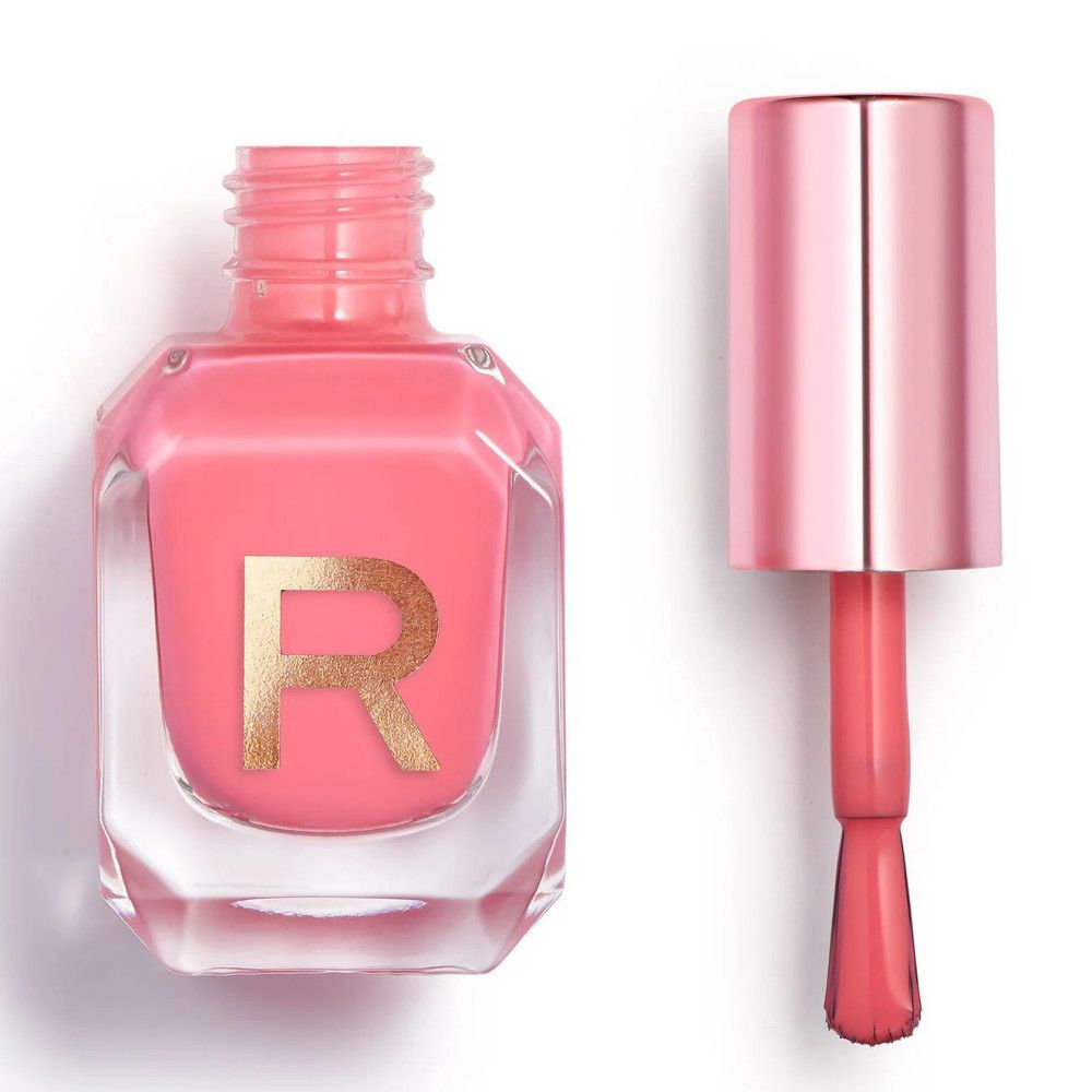Ein Fläschchen Nagellack in Rosa mit einem goldenen 'R'-Logo und einem roségoldenen Deckel mit Applikator.