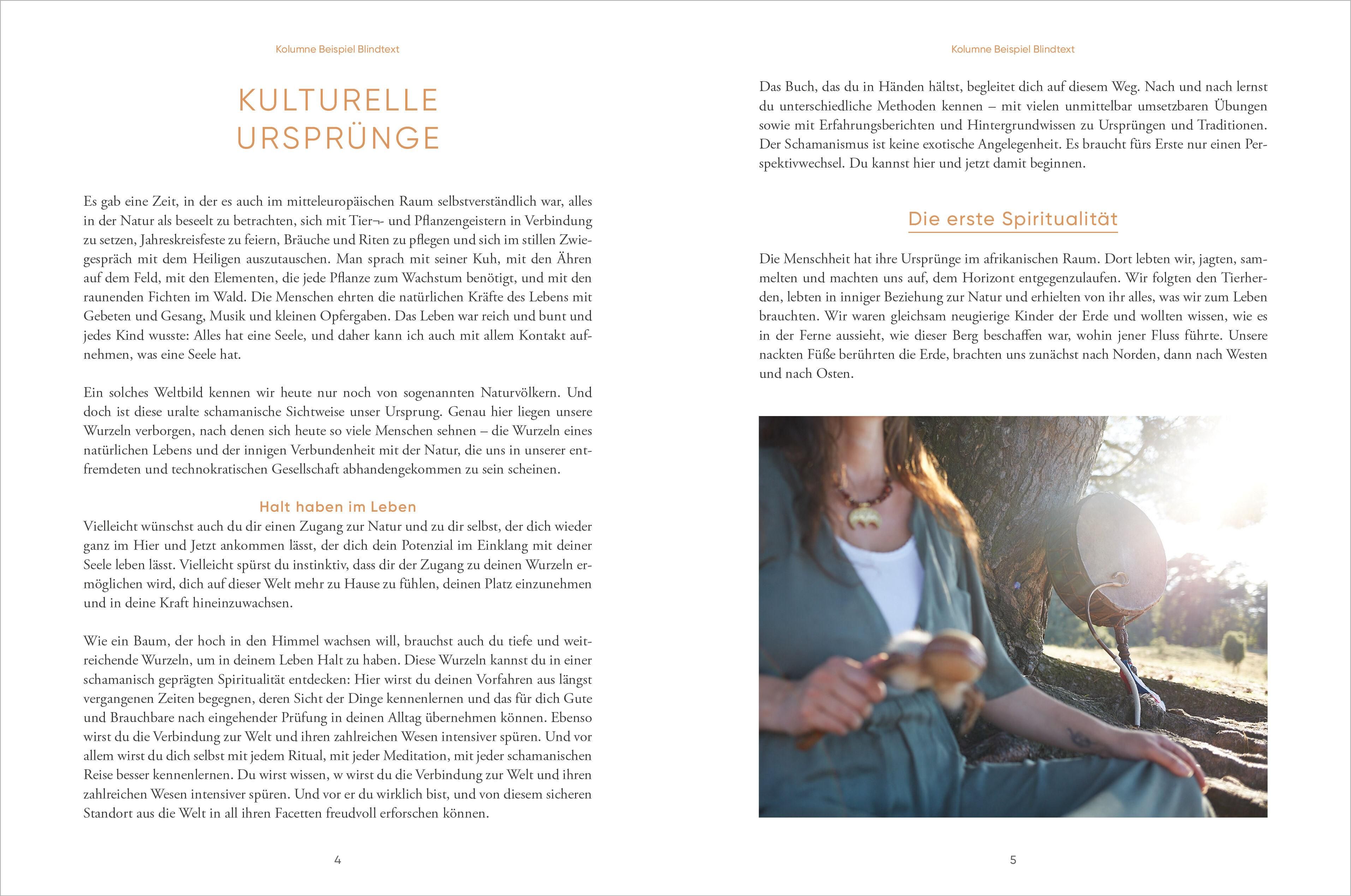 Buchseite mit Text und Frau mit Trommel. Titel: Kulturelle Ursprünge. Text in deutscher Sprache.