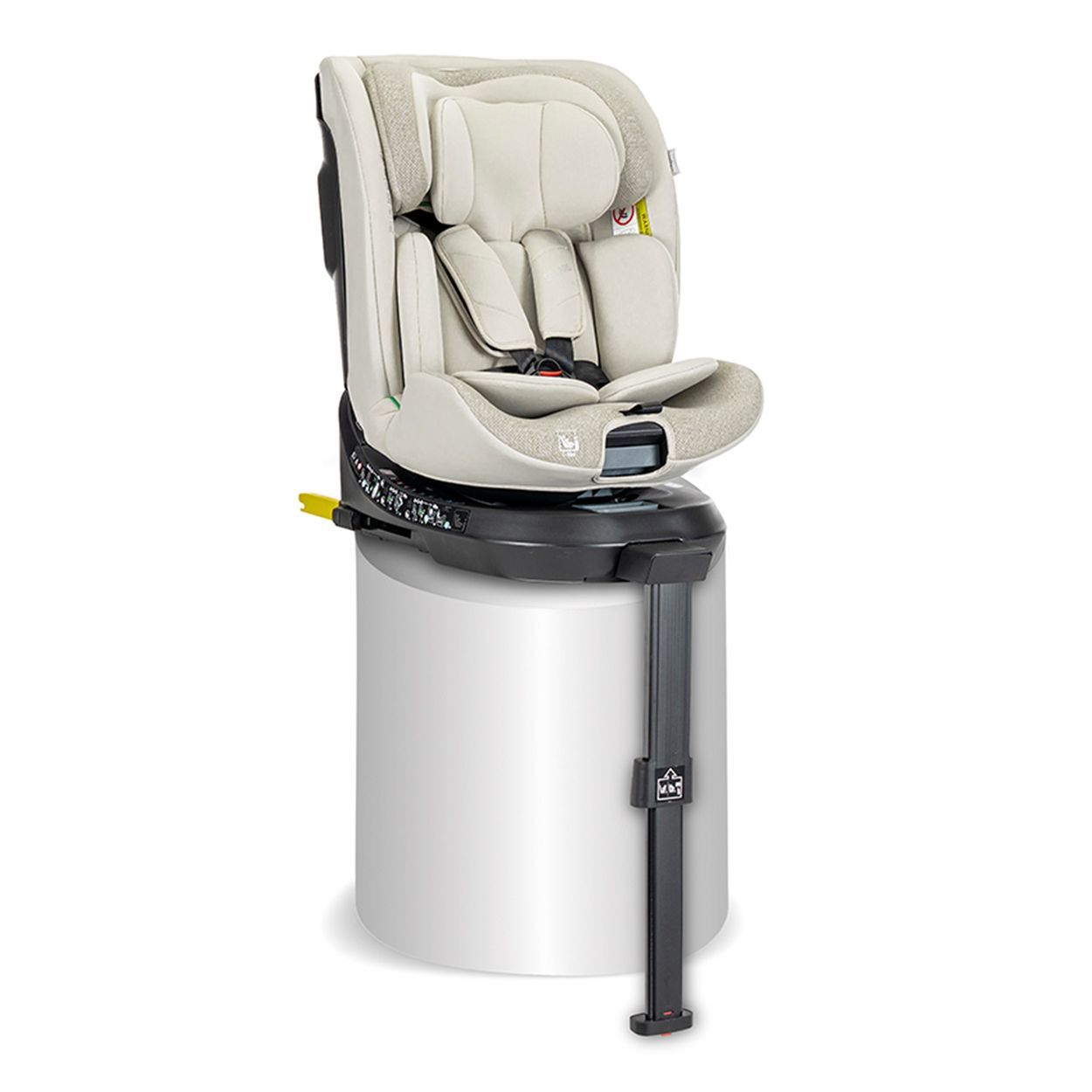 Beiger Kindersitz auf einem Sockel, drehbar.
