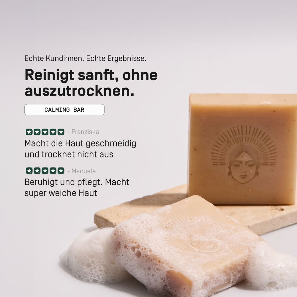 Viva Maia Calming Bar Seife mit Schaum auf Steinunterlage. Kundenbewertungen für weiche, nicht austrocknende Haut.