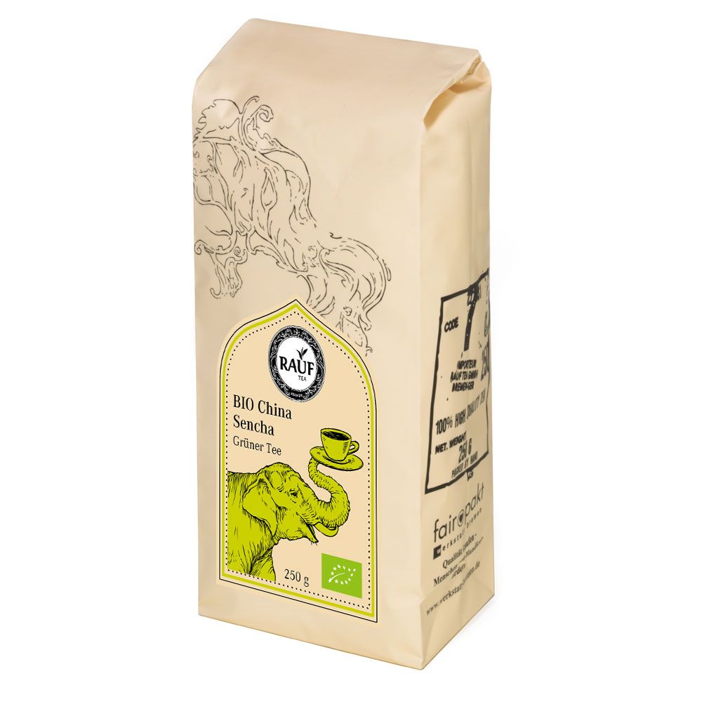 Beige Verpackung mit Aufdruck. Logo: Rauf. Text: Bio China Sencha Grüner Tee. Abbildung: Elefant und Tasse. Siegel: Bio.