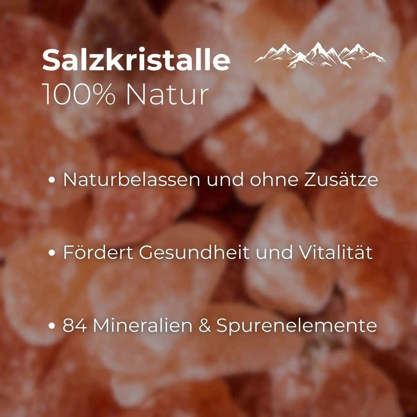 Nahaufnahme von Salzkristallen. Text: Salzkristalle, 100% Natur, naturbelassen und ohne Zusätze, fördert Gesundheit und Vitalität, 84 Mineralien.