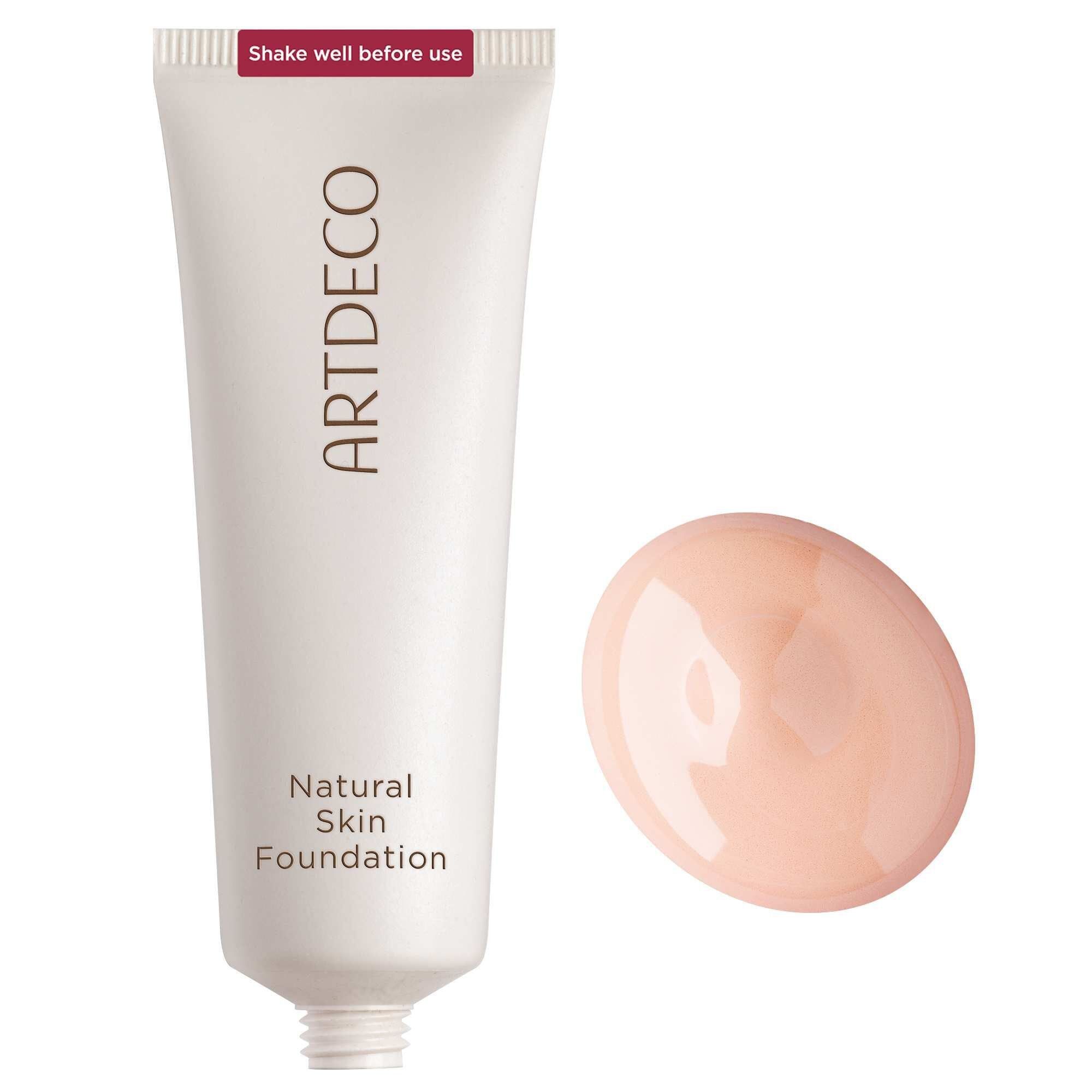 Artdeco Natural Skin Foundation Tube mit einem Tropfen Foundation.